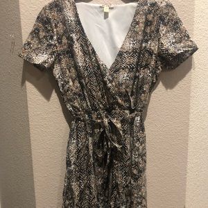 Women’s leopard print wrap dress ruffle bottom